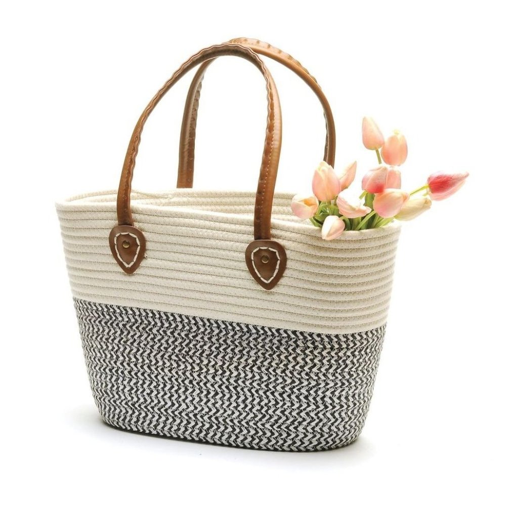 White and Black Market Bag